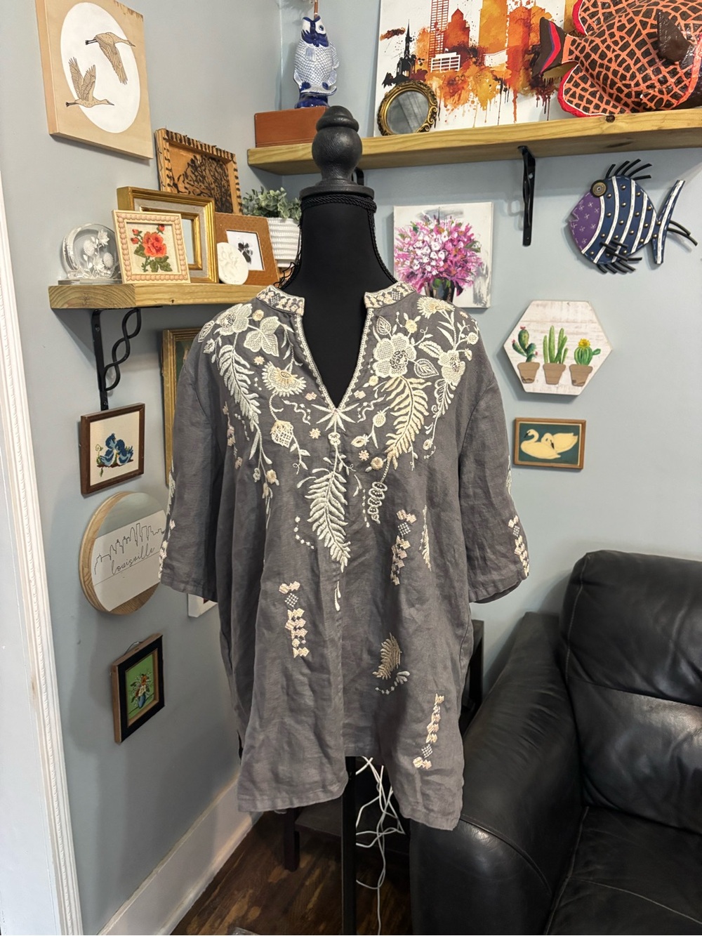 Johnny Was embroidered linen blend tunic top gray floral women's M